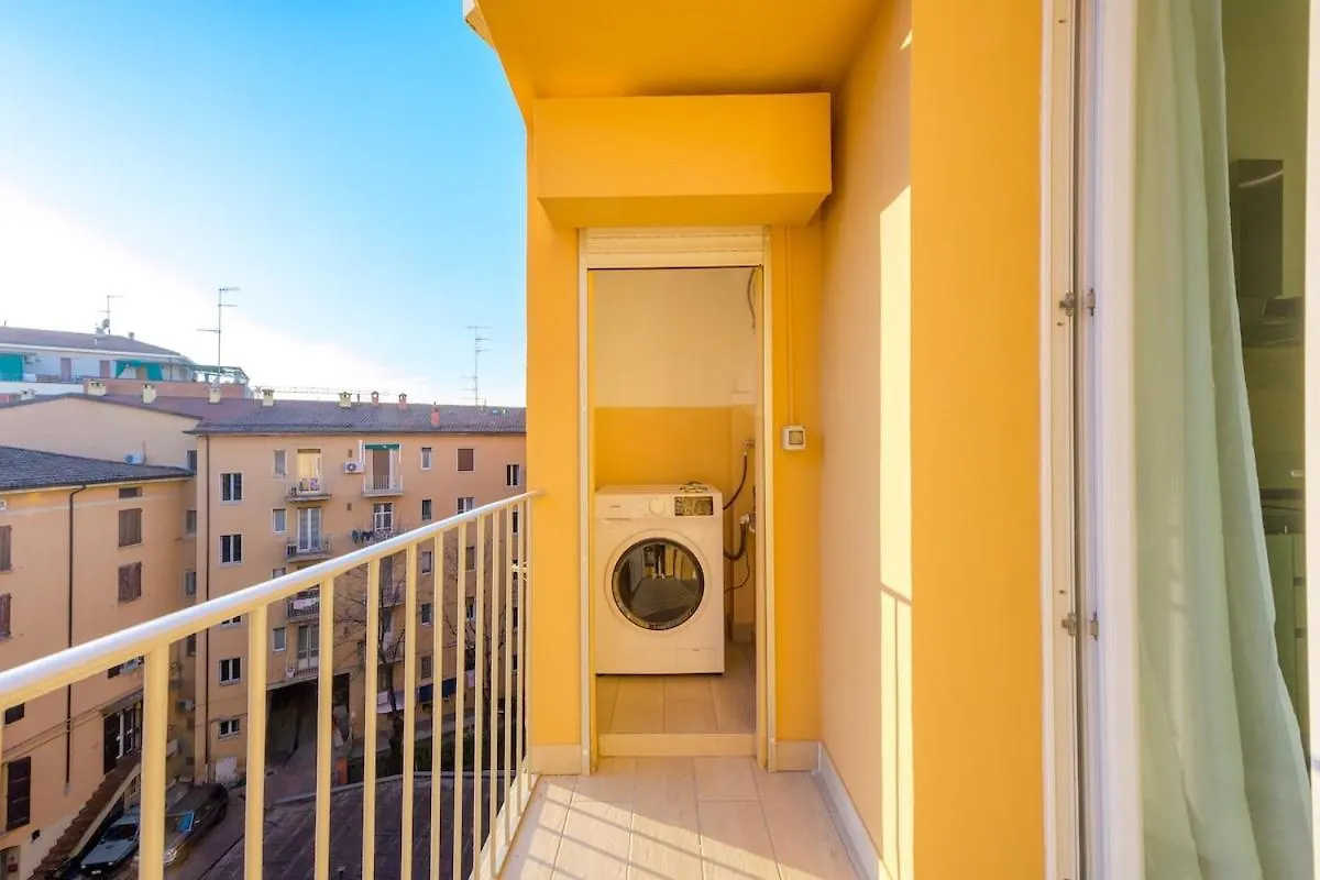 Train Station Deluxe 3 Bath Apartamento Bolonha