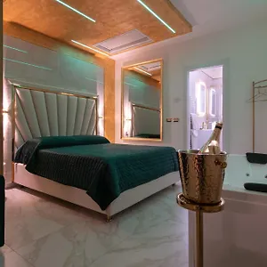 Fashion Gold With Jacuzzi & Car Garage Bologna