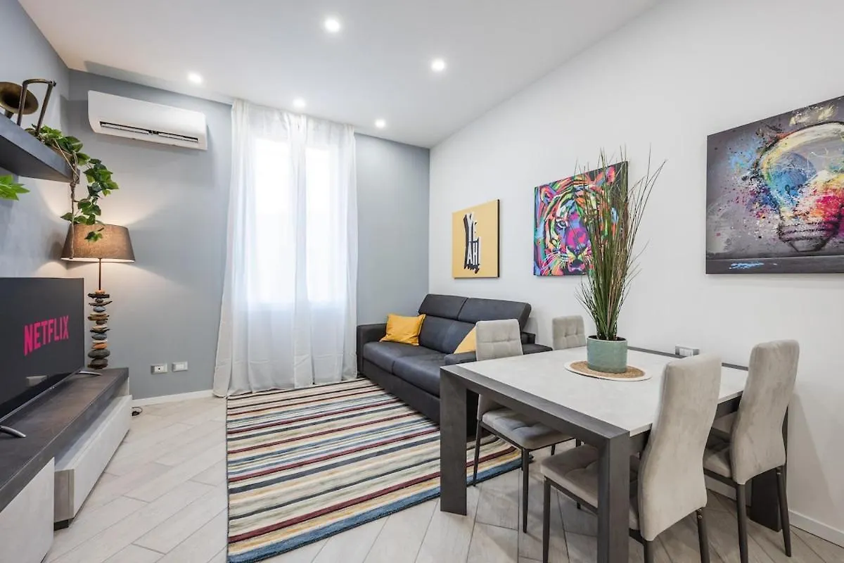 Train Station Deluxe 3 Bath Apartment Bologna Italy