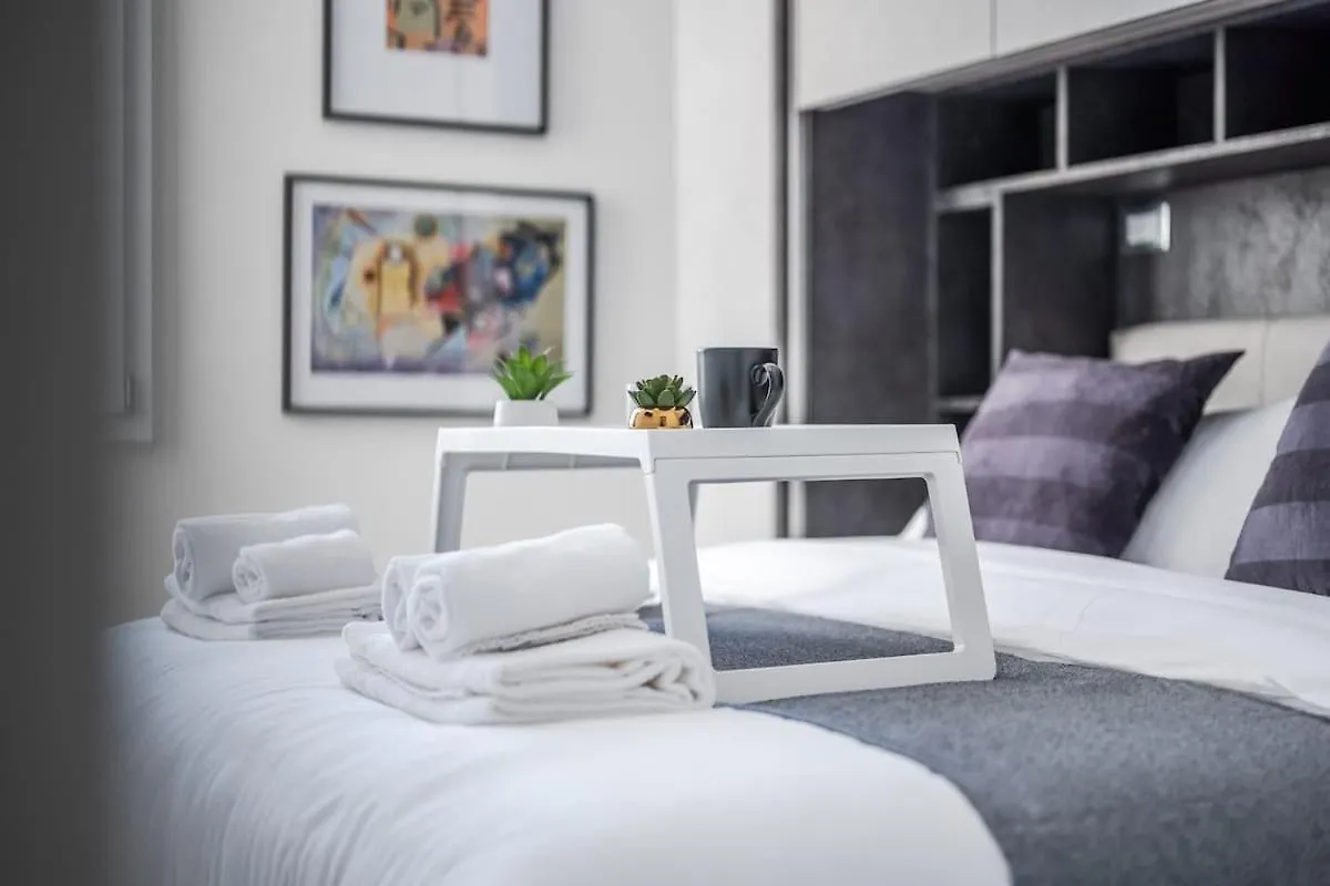 Train Station Deluxe 3 Bath Apartment Bologna 0*,  Italy