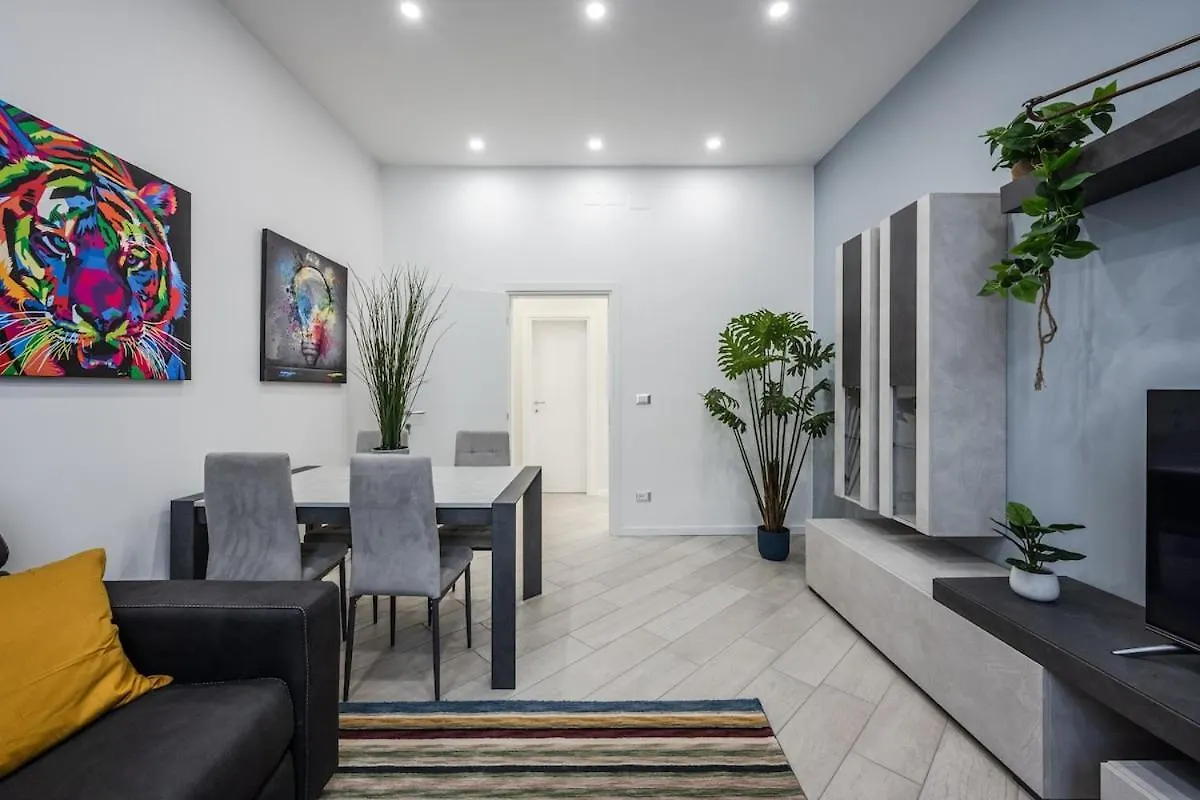 Train Station Deluxe 3 Bath Apartment Bologna Italy