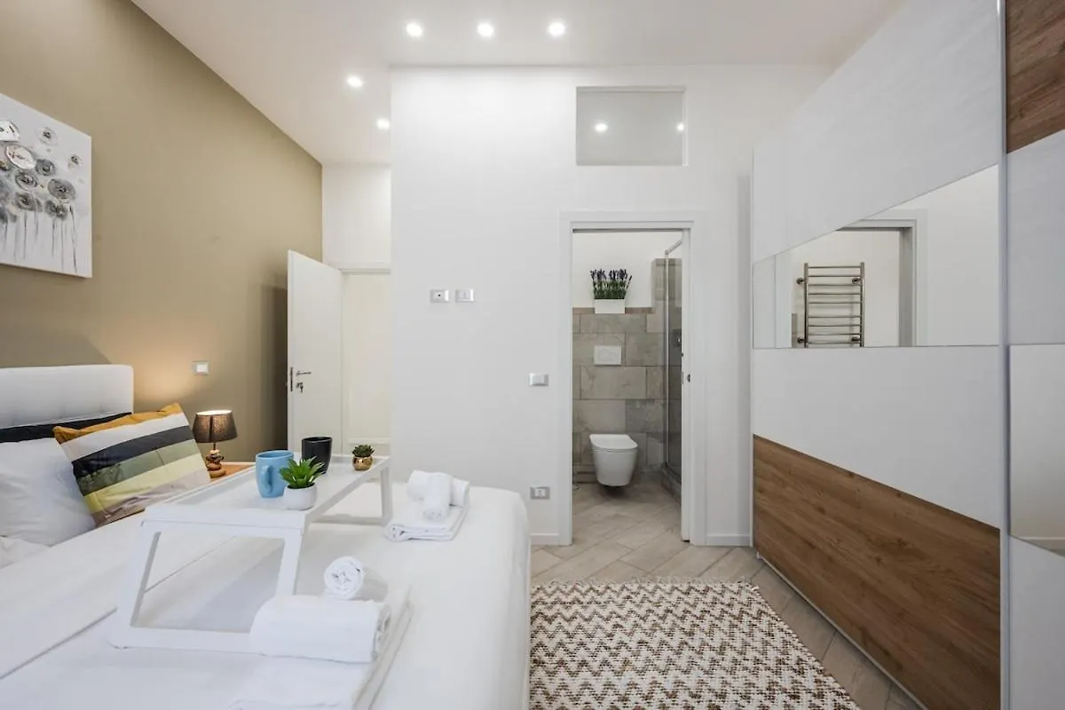 Train Station Deluxe 3 Bath Apartment Bologna